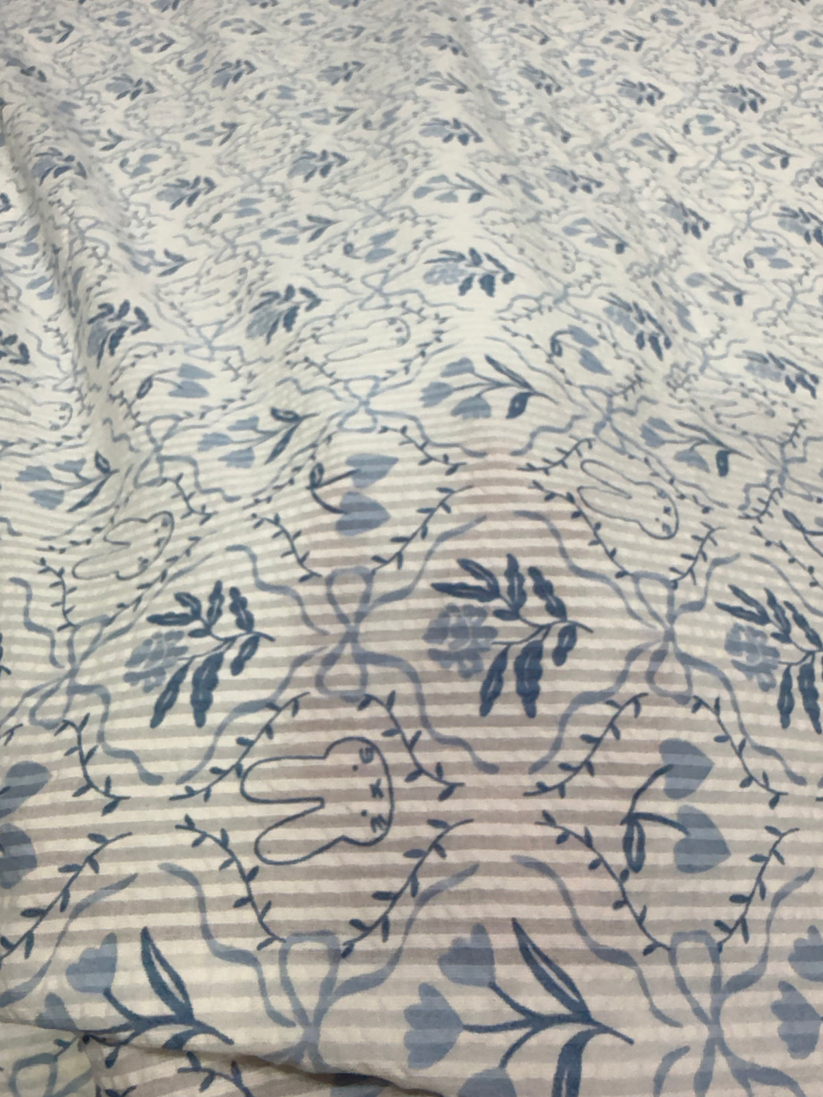 Buy Premium Cotton Seersucker Vine Trail print Fabric