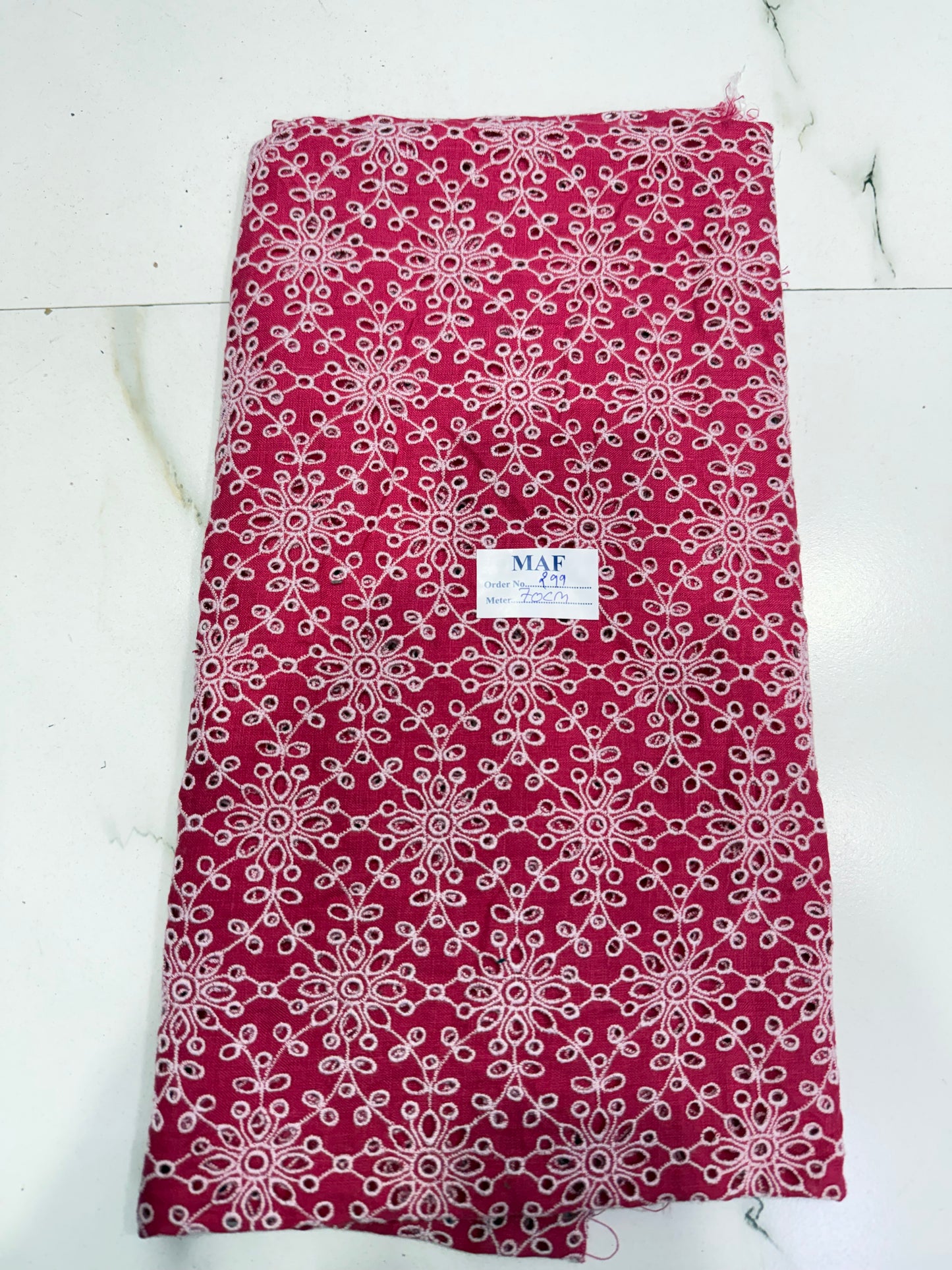 Buy Cutpiece 100% Linen Hot Pink Hakoba Heavy Flowery Joined 70 centimeter