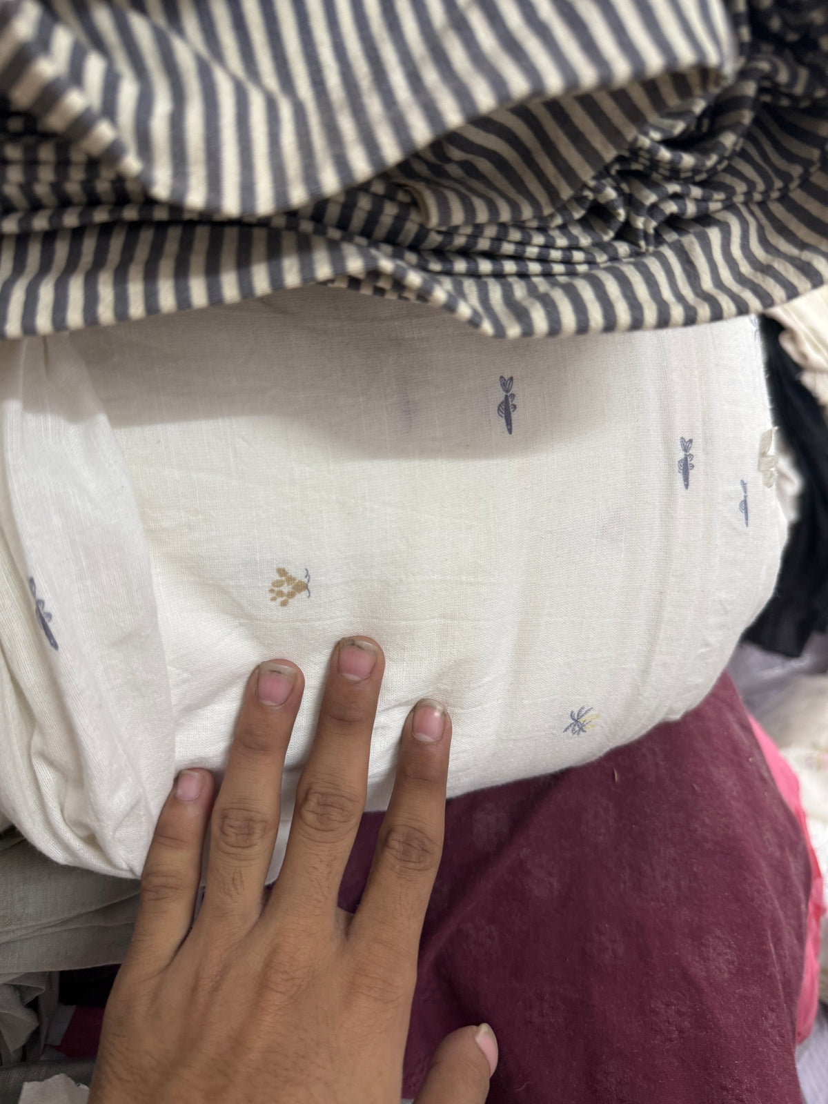 Buy Premium Cotton White Scattered Small Booti Print Fabric